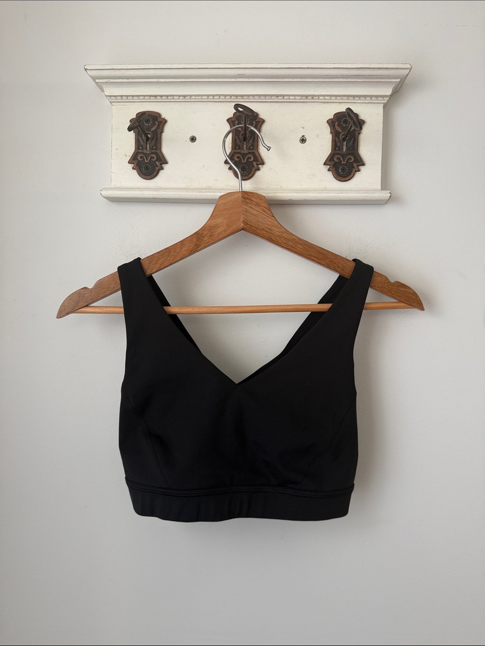 lululemon Black V‑Neck Sports Bralette Sports Bra Criss Cross Back 8